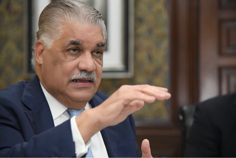 Miguel Vargas llama al gobierno a tomar acciones concretas para detener “descalabro” de servicios