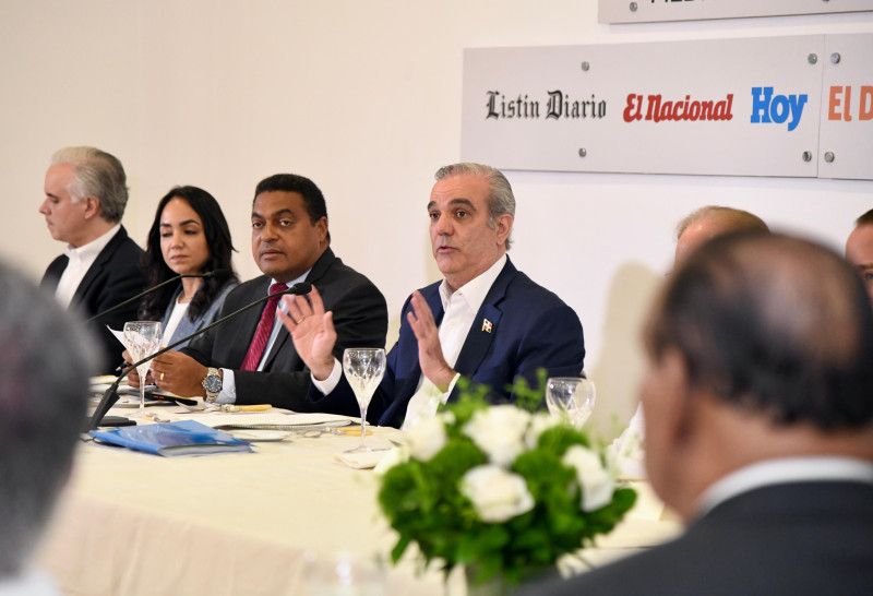 Abinader: Salario mínimo del sector público es “indignante”; considera aumento en próximo presupuesto