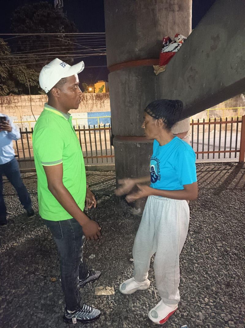 Encuentran “deambulando” a dominicana que desapareció tras repatriación desde Puerto Rico