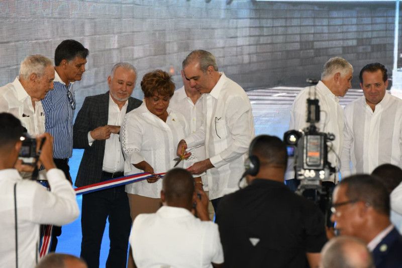 Abinader entrega paso a desnivel en la 27 de Febrero con Isabel Aguiar