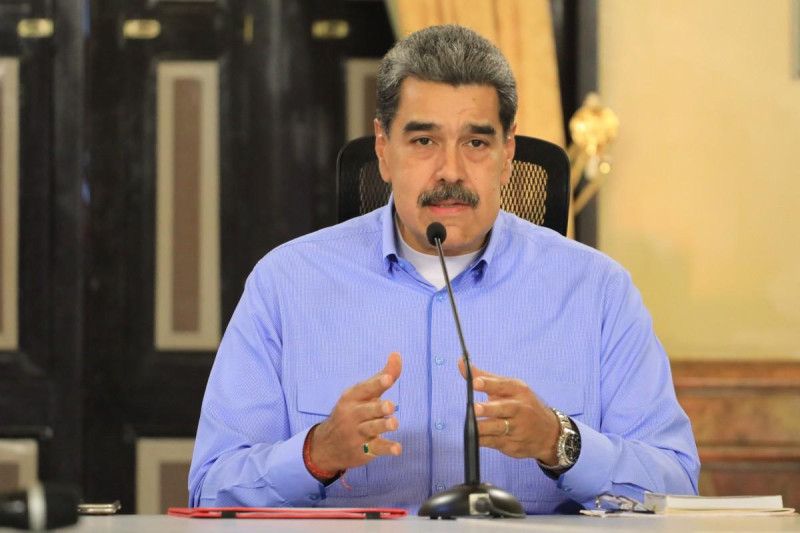 Maduro ordena ejercicios militares en barrios populares ante despliegue de EE.UU