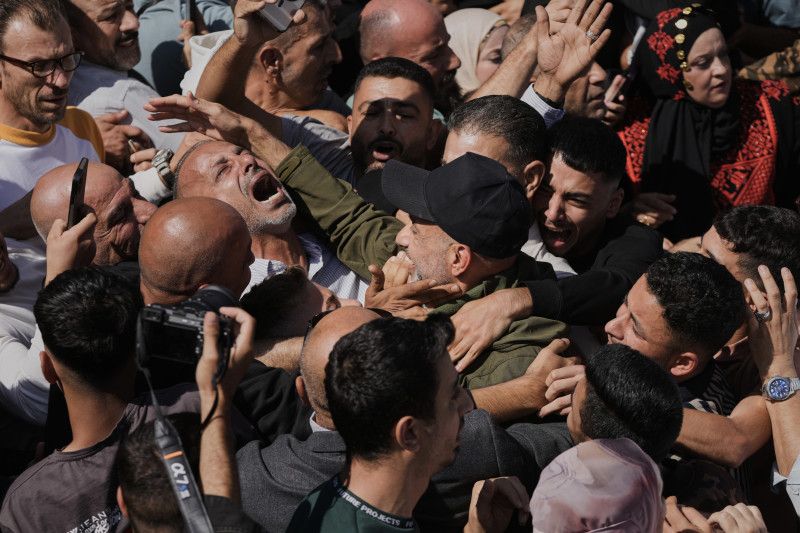 154 prisioneros palestinos liberados por Israel llegan al norte de Egipto
