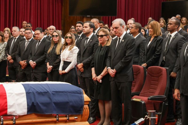 Presidente Abinader y congresistas rinden honras fúnebres a Vicente Sánchez Baret