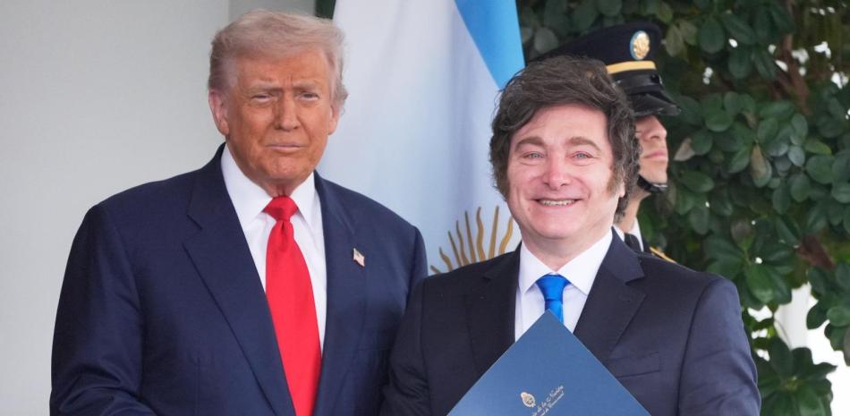 Tras encuentro con Trump, Argentina oficializa financiamiento de EEUU por 20,000 millones de dólares Tras encuentro con Trump, Argentina oficializa financiamiento de EEUU por 20,000 millones de dólares
