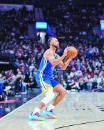 Stephen Curry lidera los salarios de la NBA