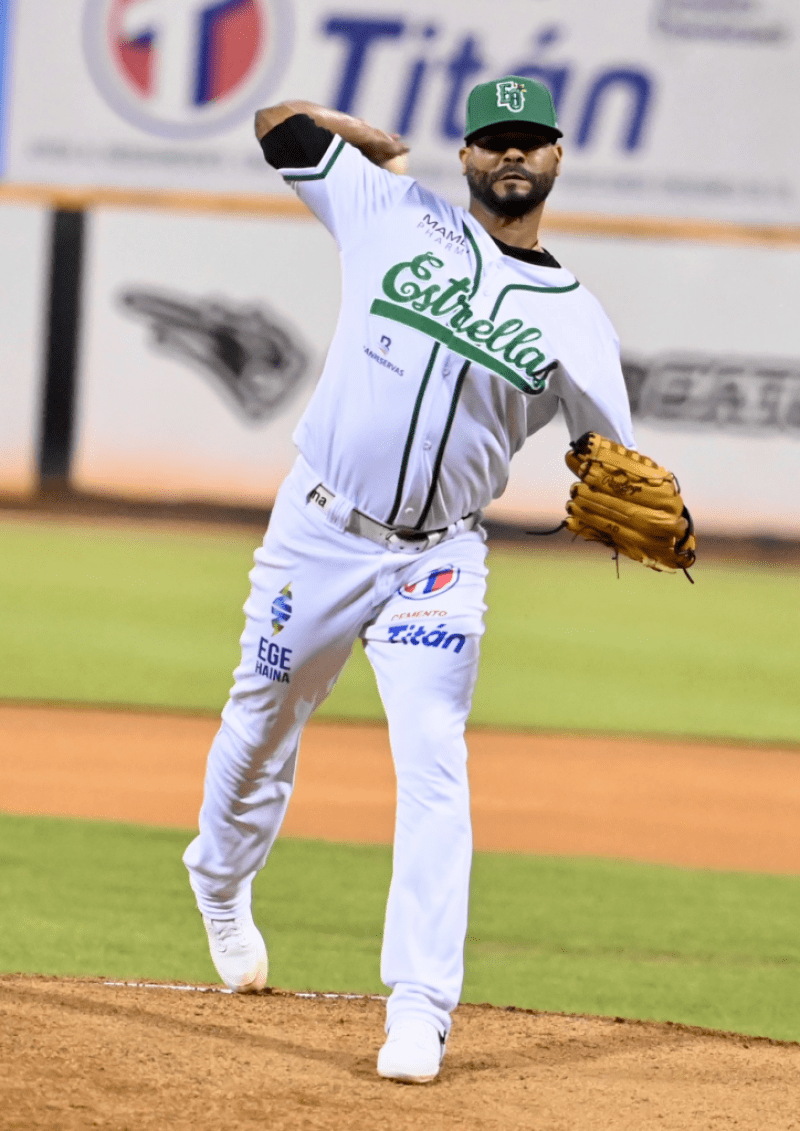 Esmil Rogers brilla y las Estrellas derrotan 4-2 a los Gigantes
