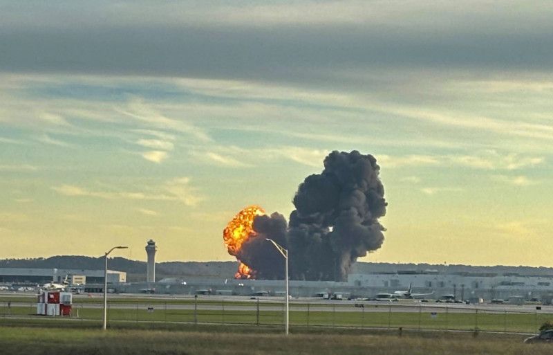 Al menos siete muertos en accidente de avión de carga en EEUU