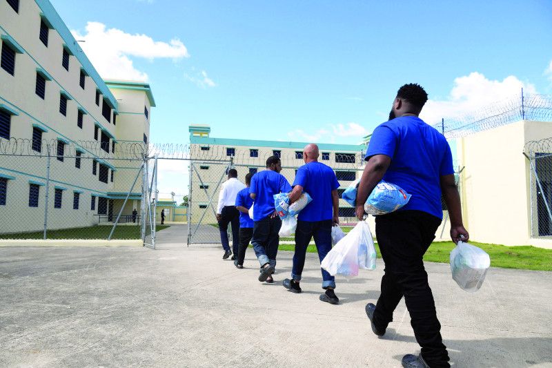 Presos trasladados a Las Parras dejarán de pagar 2,000 pesos por una cama para dormir