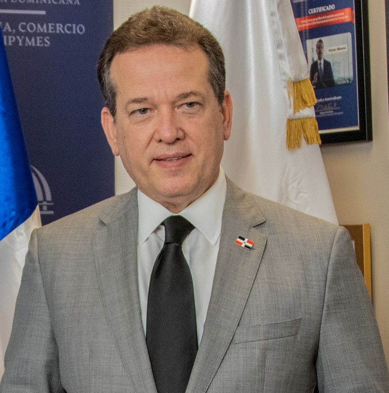 Bisonó deplora penetración del narcotráfico en la política durante lanzamiento de plataforma CER