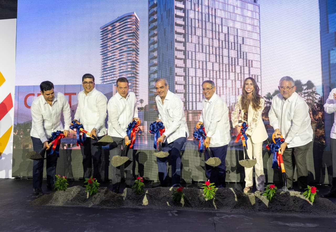 Presidente Abinader marca el inicio del mayor polo de inversión de Santo Domingo Este con el primer palazo del City Center by Lady Lee, que generará más de 6,000 empleos