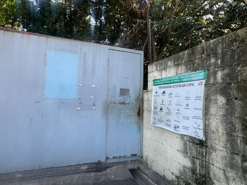 Agresiones físicas y sexuales son recurrentes en cárcel de menores de Santiago