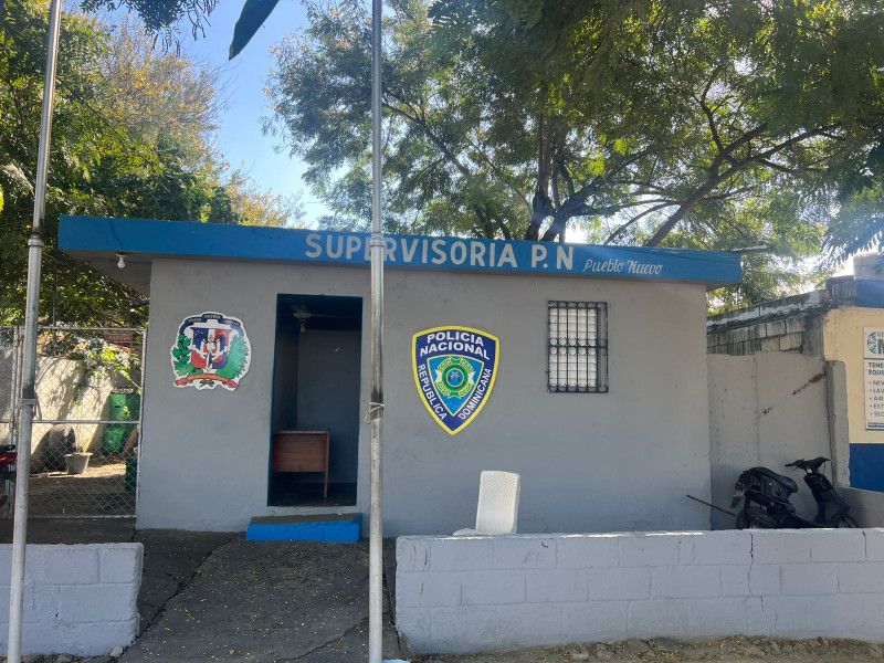 Niñas detenidas en Santiago permanecen en celda con adultas