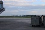 Las tropas militares de EE. UU. instalan un campamento en el AILA