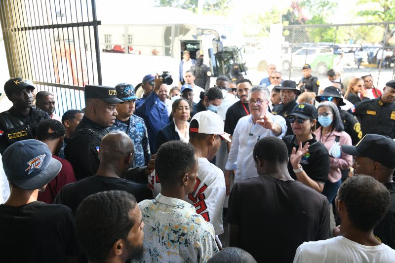 Santana antes de traslado a presos de La Victoria: “El que quiera volver, me avisa, para traerlo”