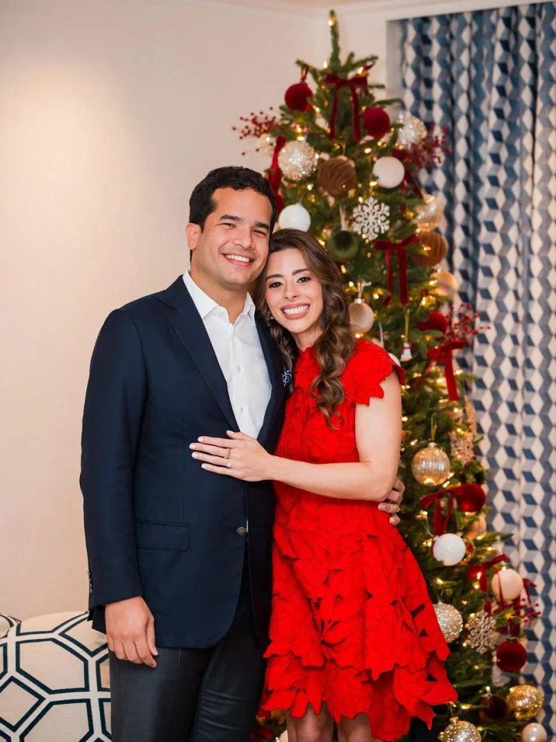 Omar Fernández se compromete con Alexia Rubio