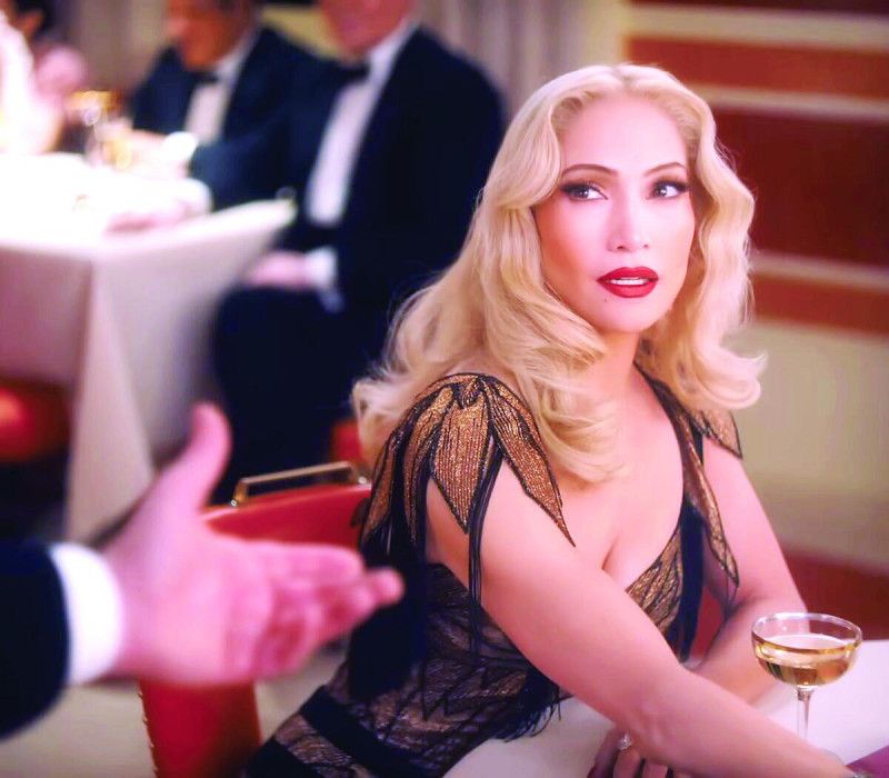 “El Beso de la Mujer Araña”: Jennifer López, Bill Condon y Tonatiuh reinventan el deseo, el encierro y la política del corazón