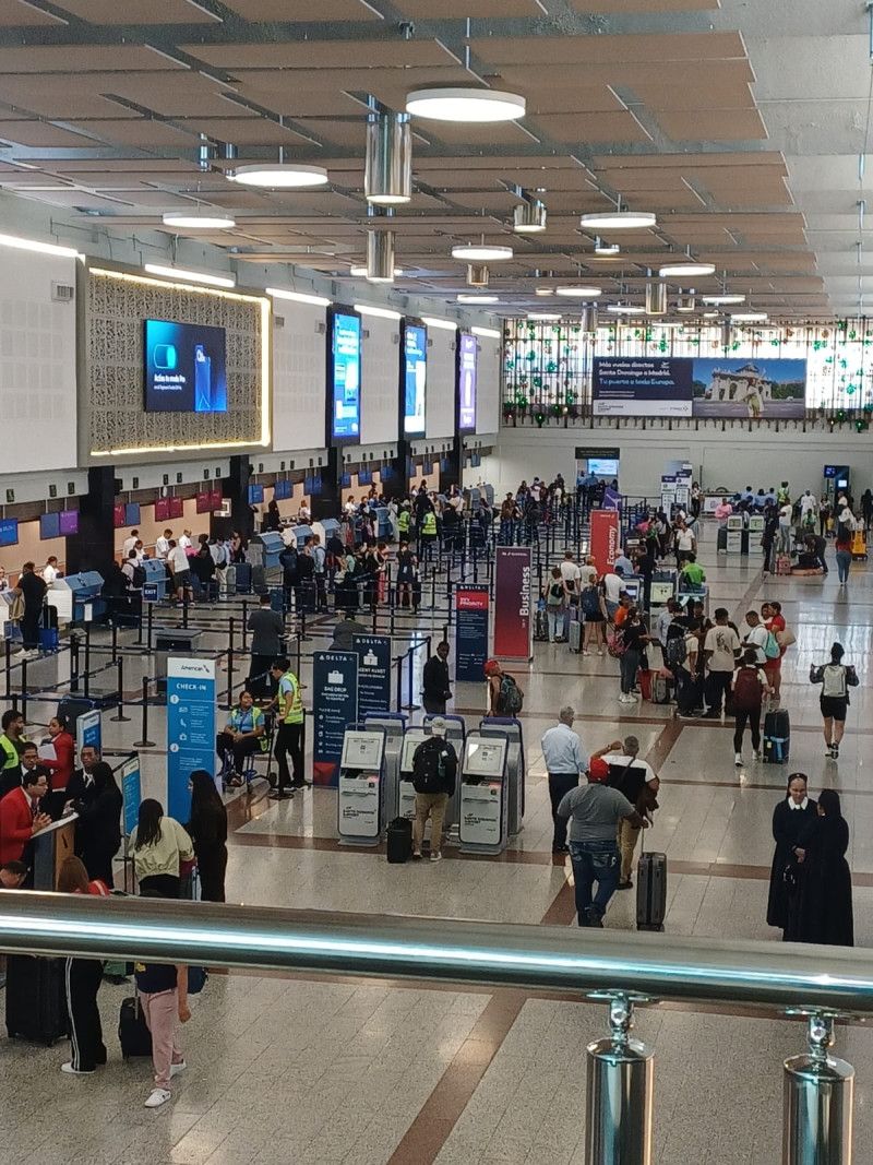 Tormenta de nieve afecta vuelos que salen del Aeropuerto de las Américas hacia Nueva York, Boston y Newark