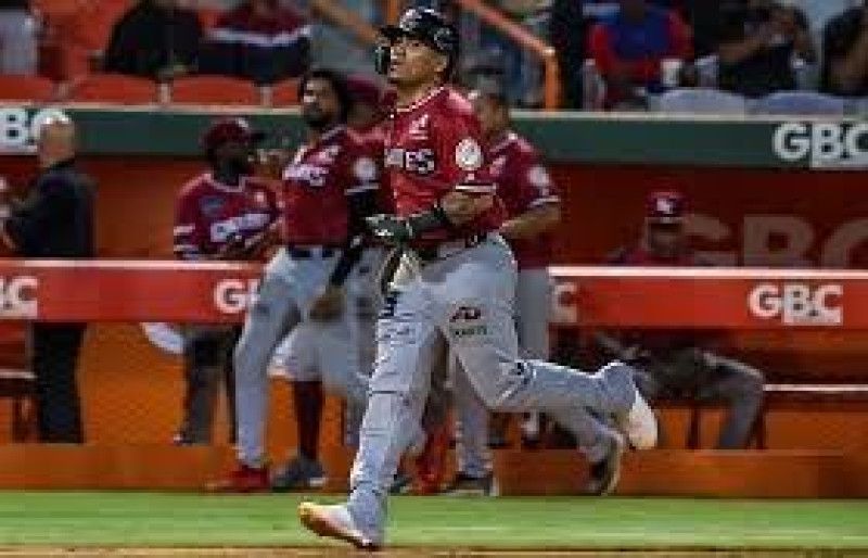 Gigantes logran su primer triunfo del round robin tras dominar a los Toros