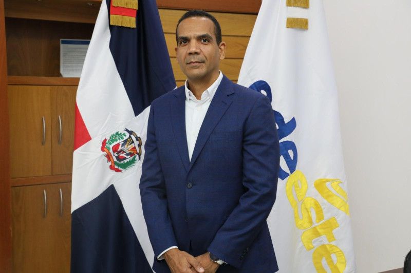 Mario Pizarro presenta renuncia como gerente de EdeEste y designan a Emilio Contreras