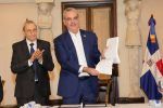 Funcionarios no podrán tener ninguna participación en empresas que negocien con el Estado
