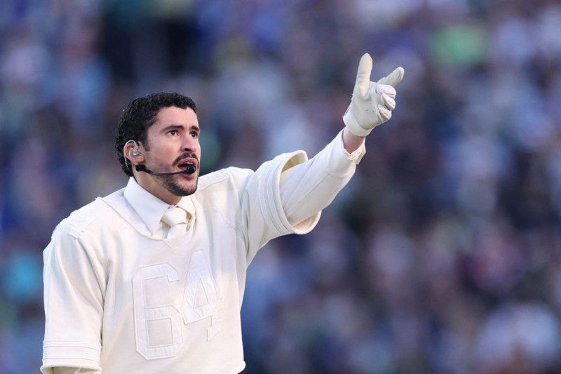 Congresistas republicanos piden “encerrar” y “multar” a Bad Bunny