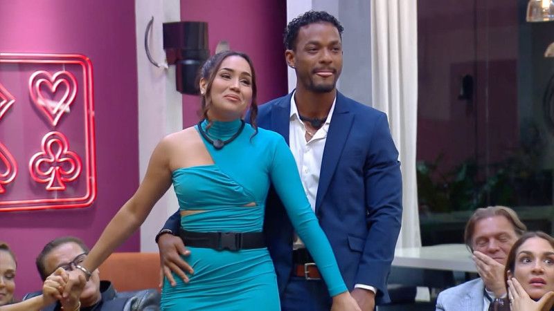 Tiby Camacho y su pareja abandonan reality de Univision comprometidos y en espera de un bebé Tiby Camacho y su pareja abandonan reality de Univision comprometidos y en espera de un bebé