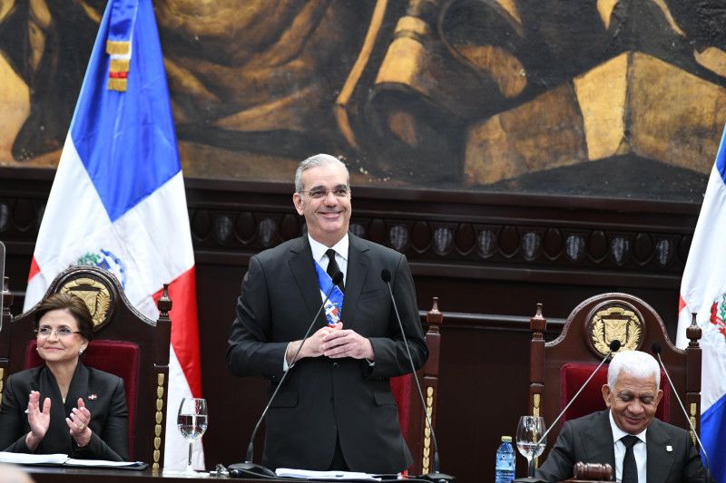 Minuto a minuto: Rendición de cuentas de Luis AbinaderMinuto a minuto: