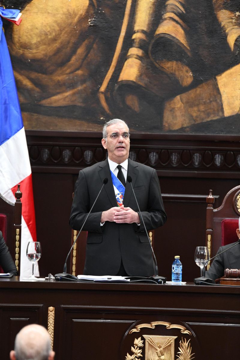 Abinader celebra una disminución en los embarazos adolescentes