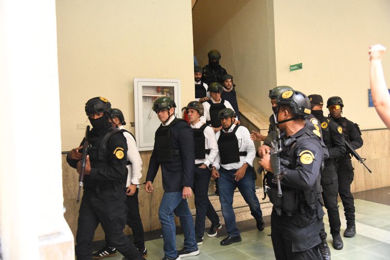 Tribunal valida licencia médica de imputado en caso Camaleón y aplaza audiencia para el lunes