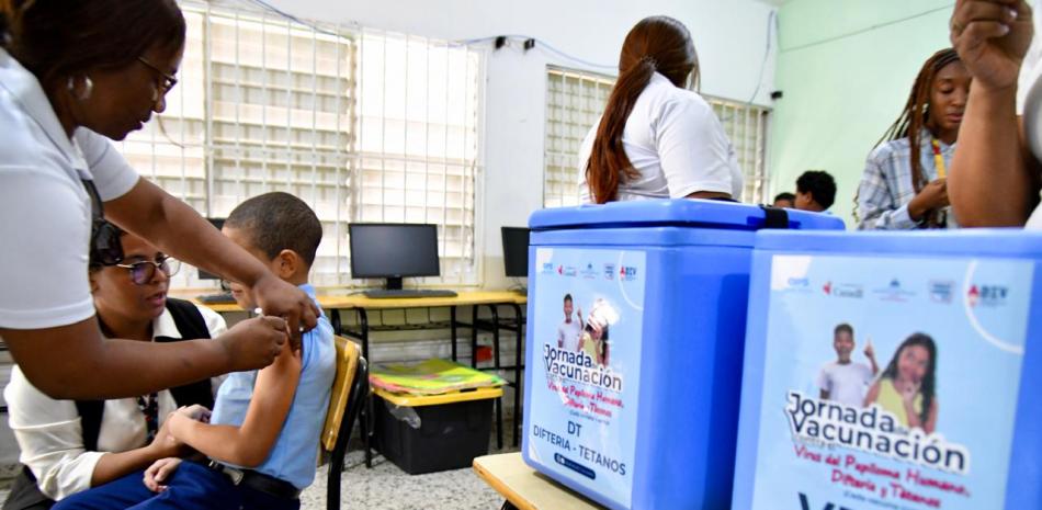 Salud introducirá nueva vacuna contra el VPH al Esquema Nacional de vacunación