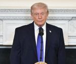 Trump dice que medita tomar el estrecho de Ormuz