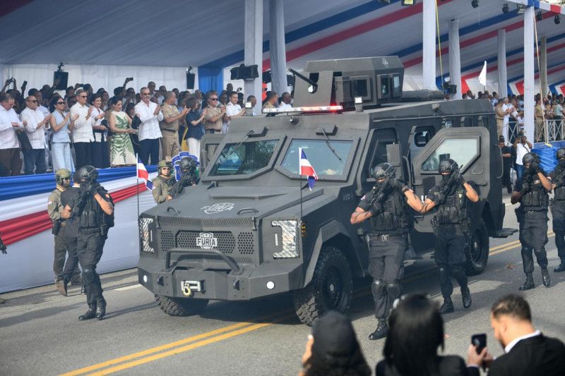 Tradicional desfile militar honra la Independencia con despliegue aéreo, naval y terrestre Tradicional desfile militar honra la Independencia con despliegue aéreo, naval y terrestre