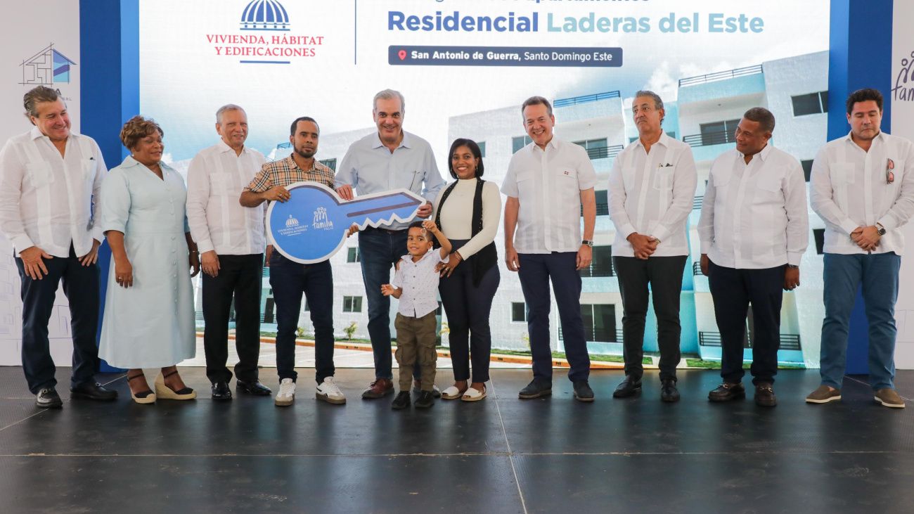 Familias acceden a viviendas dignas en Laderas del Este