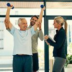 Especialistas alertan sobre la “sarcopenia” y el riesgo de caídas en adultos mayores