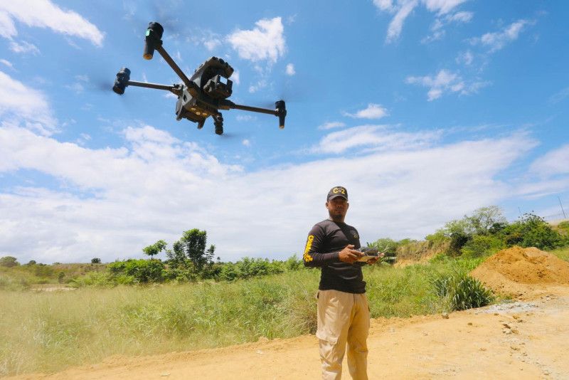 Drones de última generación patrullan y vigilan la frontera