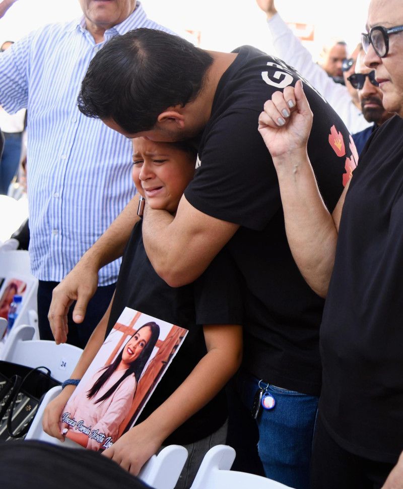 Tristeza y dolor persisten en actos conmemorativos por aniversario de la tragedia del Jet Set