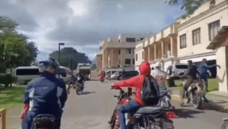 El país indignado ante brutal asesinato de chofer por una turba de motoconchistas