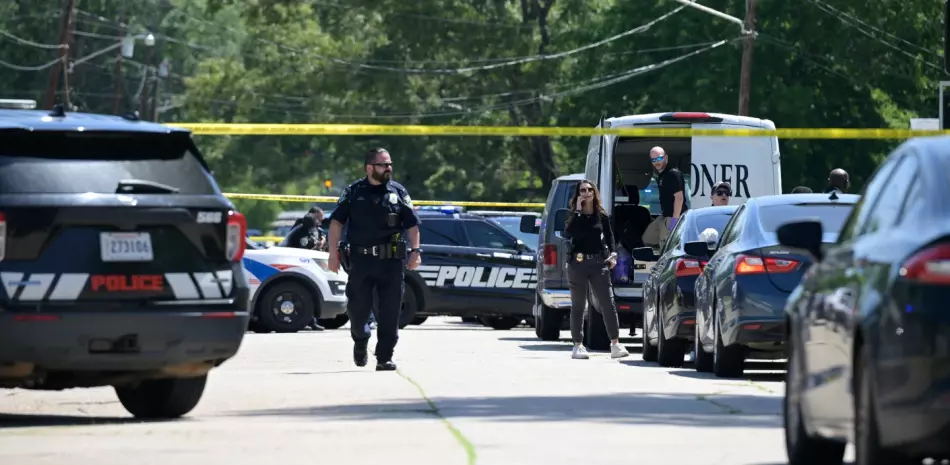 Hombre mata a tiros a ocho niños