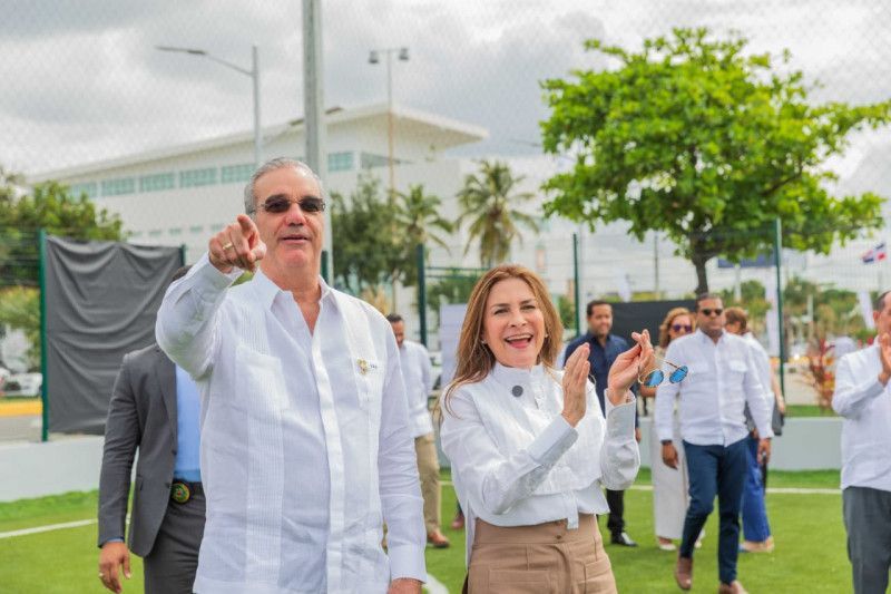 Abinader y Carolina inauguran Malecón Deportivo en vísperas de Juegos Centroamericanos y del Caribe
