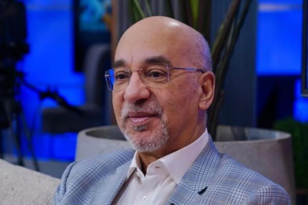 Aníbal de Castro escribe la diplomacia tiene sus formas