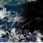 Sistema frontal comienza a disiparse, pero lluvias intensas continuarán este viernes