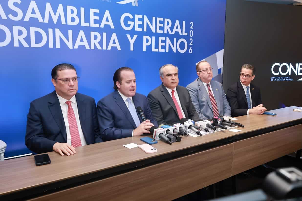 Sector empresarial expresa preocupación por precios de combustibles y confía en superar crisis