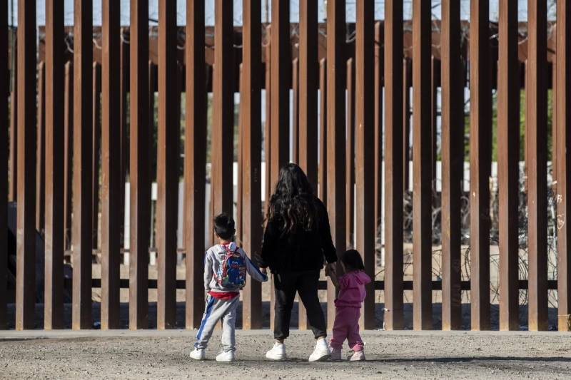 México y EEUU celebran que la migración irregular toca su menor nivel en 50 años