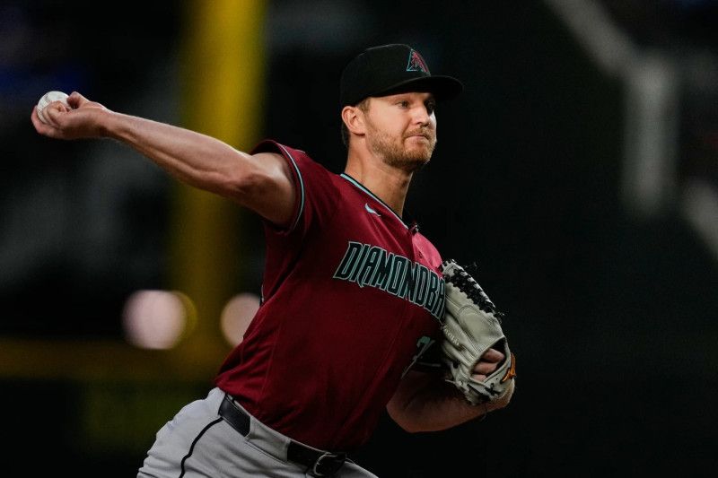 Soroka solo necesitó un doblete de Perdomo para vencer 1-0 a los Rangers