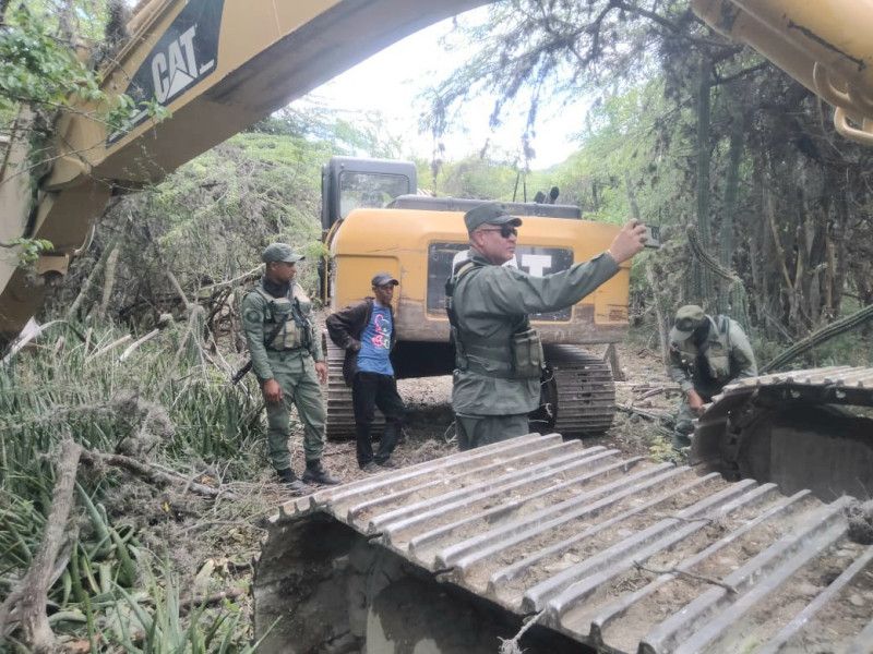 Medio Ambiente dice que desmantela maquinarias para evitar extracción de materiales en río Ocoa