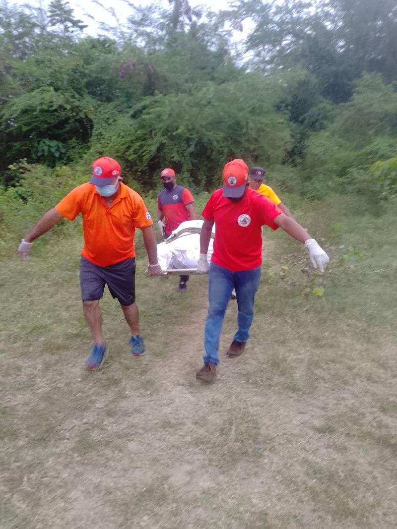 Defensa Civil recupera cadáver en el río Yaque del Norte en Santiago