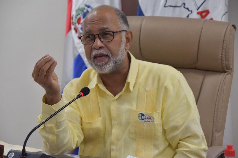 ADP llama a primera dama a velar por necesidades educativas de los estudiantes de escasos recursos