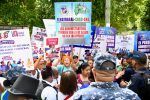 Trabajadores de la salud reactivan protestas por aumentos salariales y pensiones