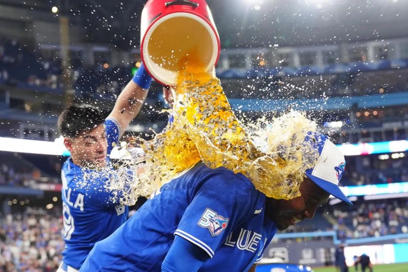 Jesús Sánchez batea el primer grand slam de su carrera en el éxito de los Azulejos