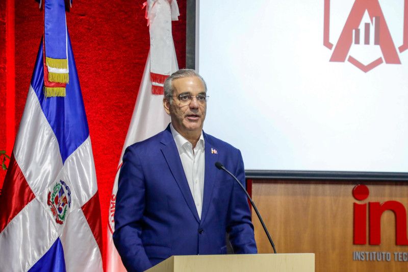 Presidente afirma que pobreza monetaria de RD alcanzó “mínimo histórico” en primer trimestre 2026